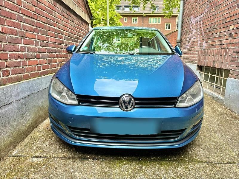 Blau Gebraucht 2013 VW Golf VII Kleinwagen | 7.750 € (Superpreis) - Bild 1/4