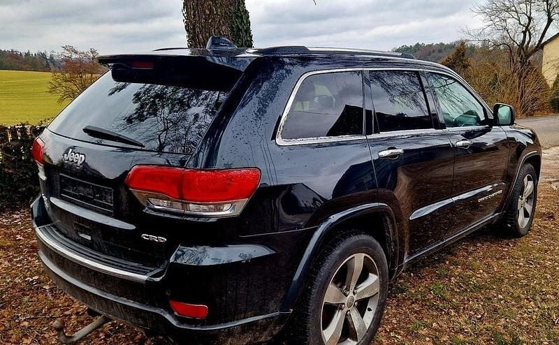 Gebraucht Jeep Grand Cherokee Overland 250 PS (183 kW) 2016 Schwarz SUV