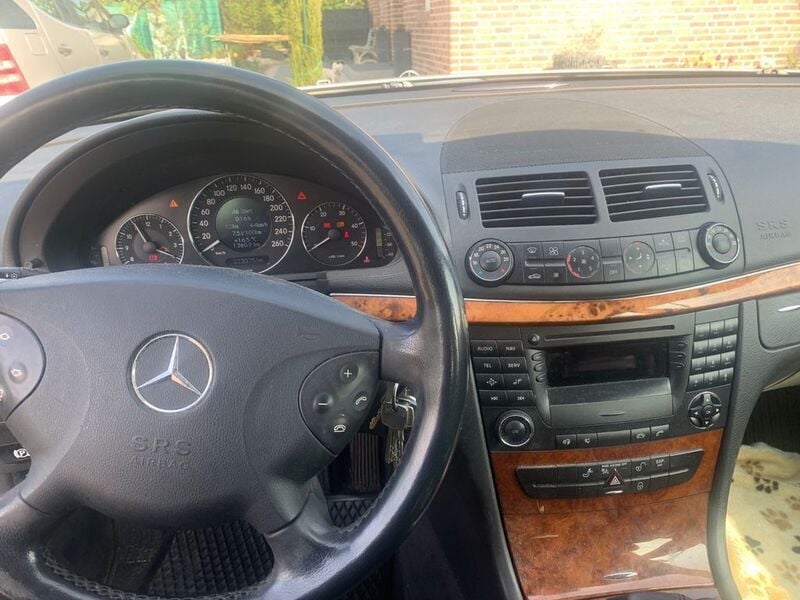 Beige Gebraucht 2006 Mercedes E220 Elegance Limousine | 3.450 € (Superpreis) - Bild 1/4