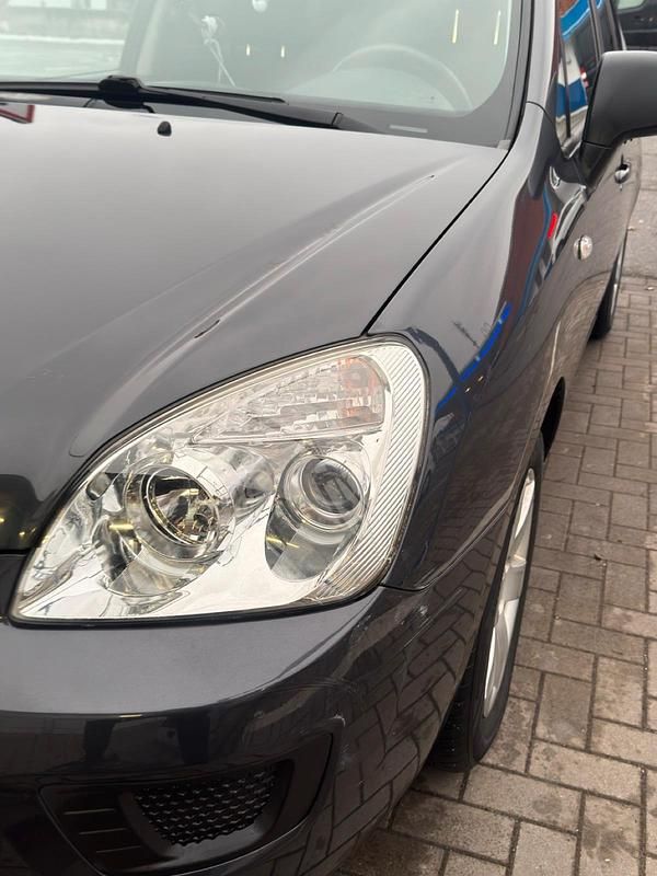 Gebraucht Kia Carens 144 PS (105 kW) 2008 Grau Van / Kleinbus