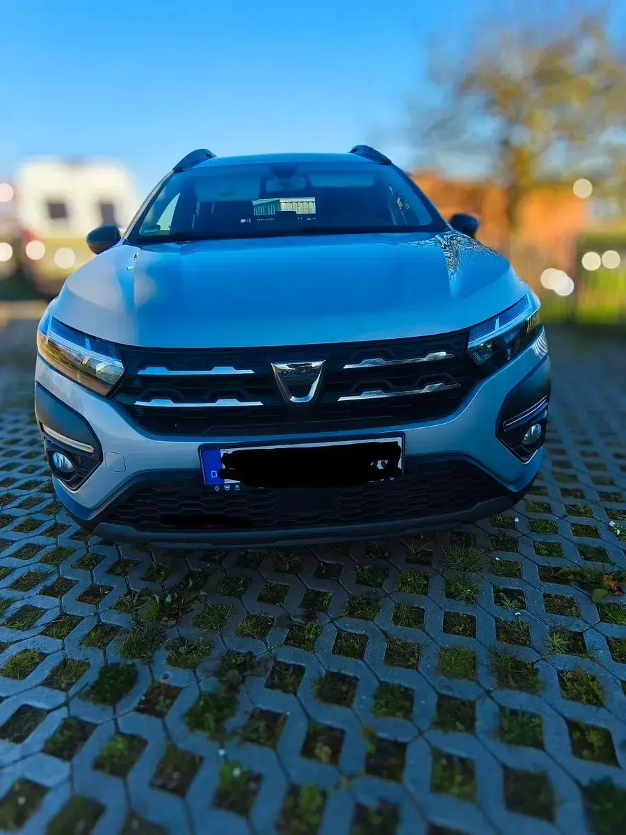Gebraucht Dacia Jogger Extreme 101 PS (74 kW) 2022 Silber Van / Kleinbus