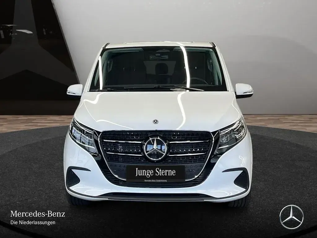 Gebraucht Mercedes V250 Style 190 PS (139 kW) 2025 Weiß Van / Kleinbus