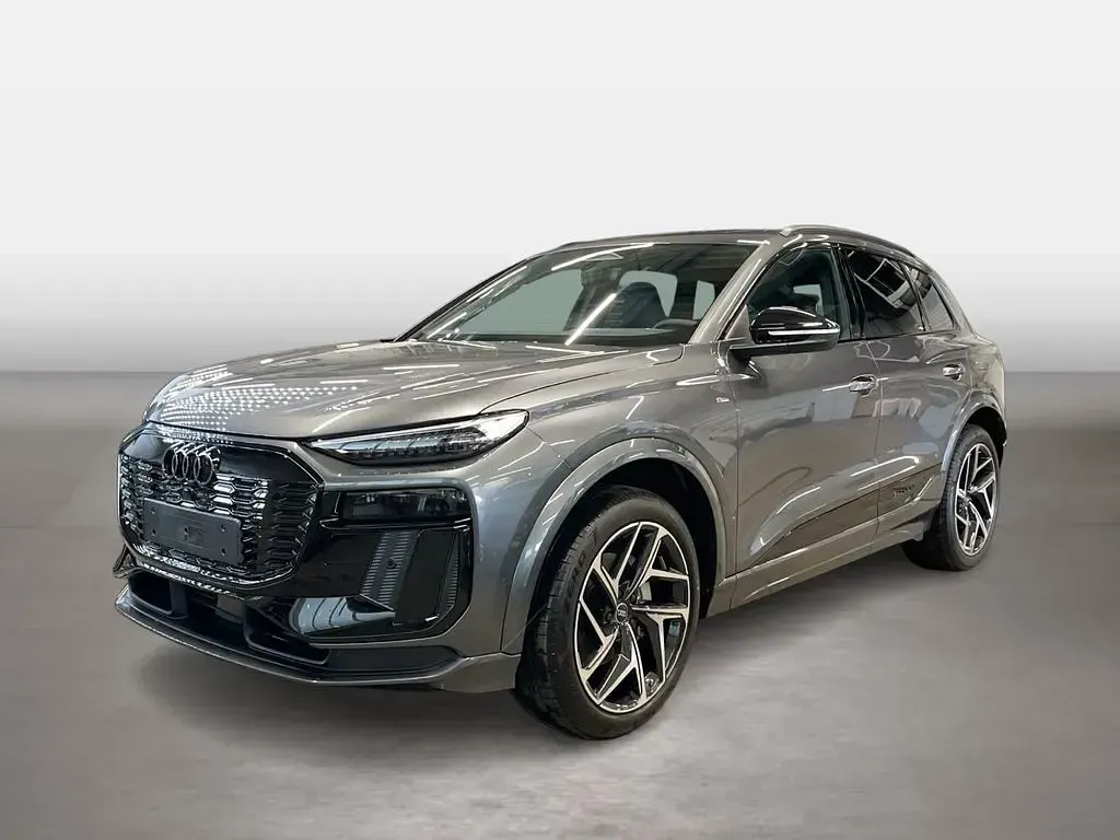 Neu Audi Q6 e-tron Business 225 kW (306 PS) 2026 Daytonagrau perleffekt SUV