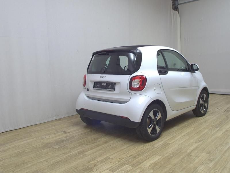 Gebraucht Smart ForTwo Electric Drive Passion 60 kW (82 PS) 2022 Weiss Kleinwagen