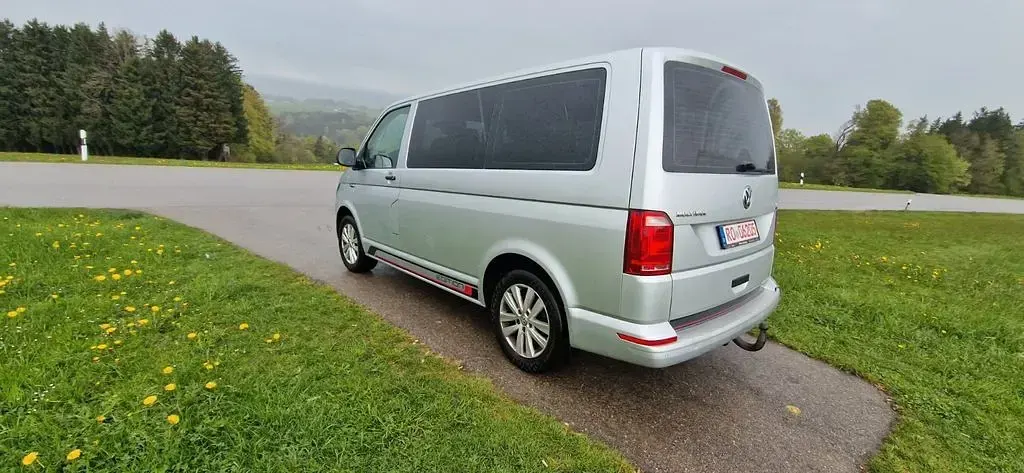 Używany VW Multivan Trendline 150 KM (110 kW) 2016 Srebrny Minivan