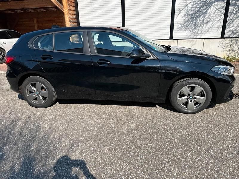 Gebraucht BMW 116 Advantage 109 PS (80 kW) 2023 Schwarz Kleinwagen