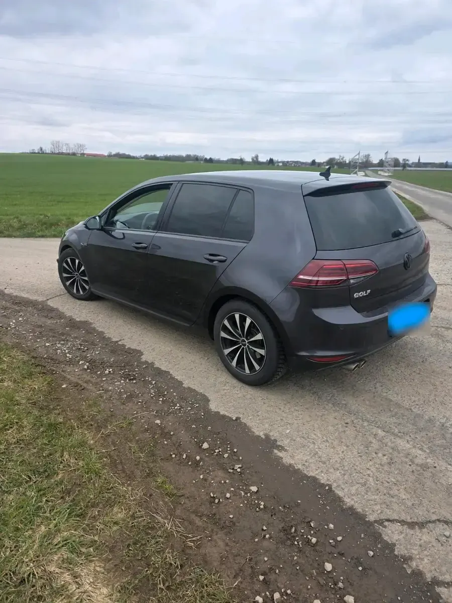 Gebraucht VW Golf VII LOUNGE 150 PS (110 kW) 2015 Grau Limousine