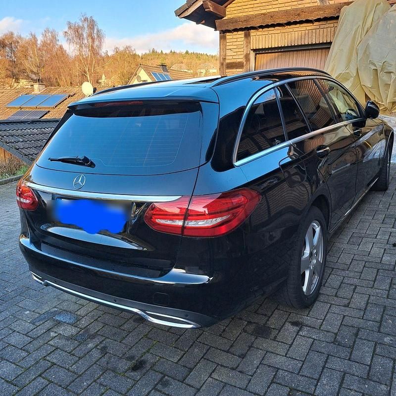 Gebraucht Mercedes C250 204 PS (150 kW) 2015 Schwarz Kombi