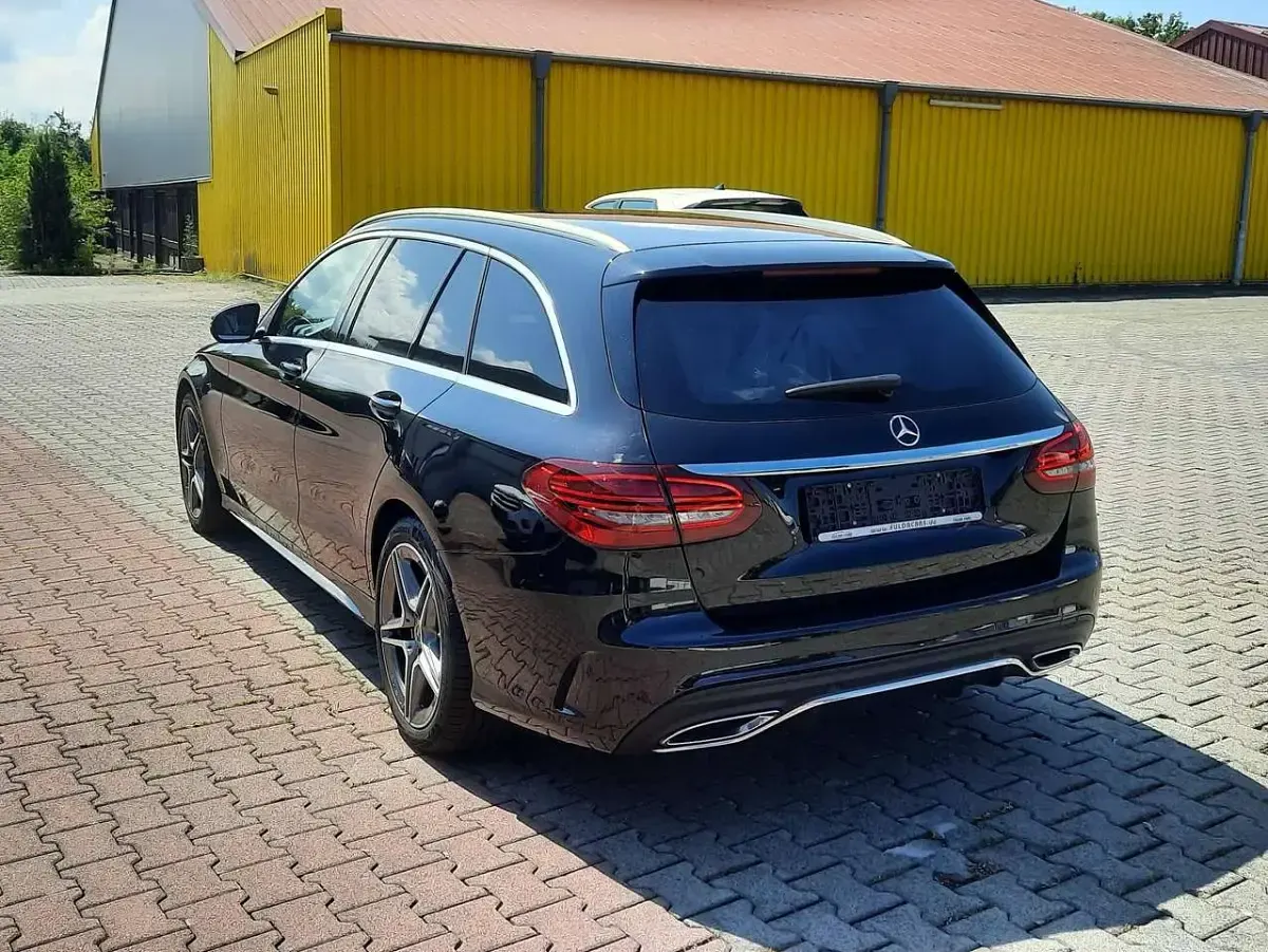 Gebraucht Mercedes C220 AMG line 194 PS (142 kW) 2020 Schwarz metalic Kombi