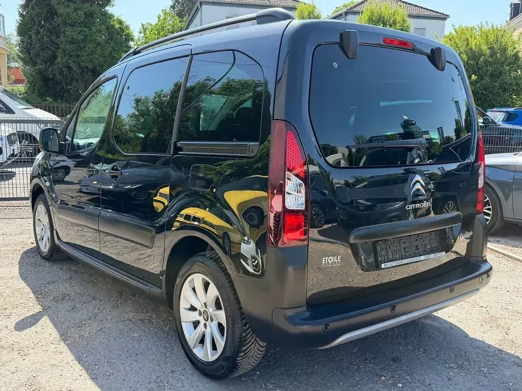 Gebraucht Citroën Berlingo PureTech 110 PS (80 kW) 2018 Schwarz Van / Kleinbus