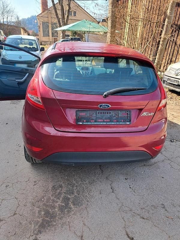 Gebraucht Ford Fiesta 82 PS (60 kW) 2008 Rot Kleinwagen