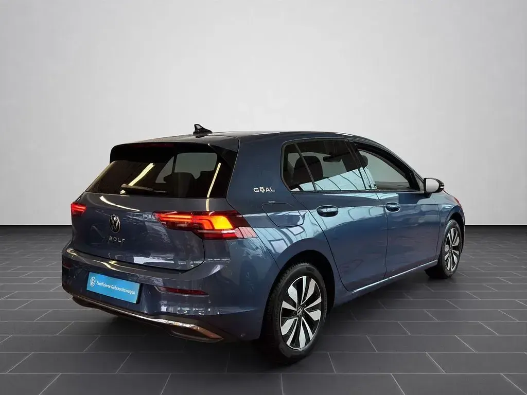 Gebraucht VW Golf VIII Goal 150 PS (110 kW) 2025 Anemonenblau metallic (metallic) Limousine