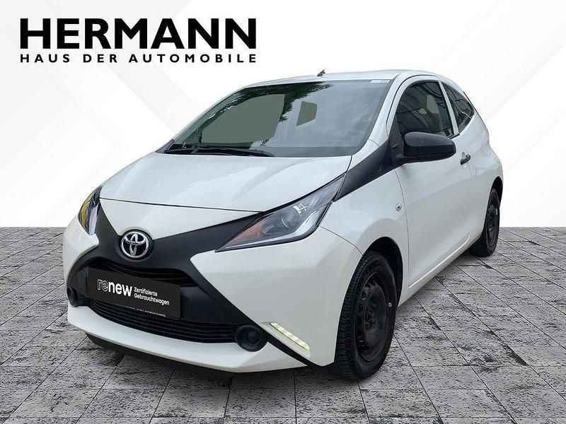Weiß Gebraucht 2015 Toyota Aygo Kleinwagen | 4.989 € (Teuer) - Bild 1/4