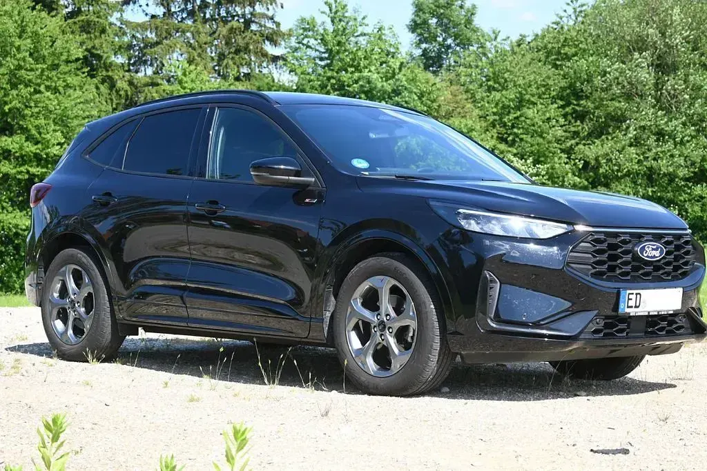 Gebraucht Ford Kuga ST-Line 186 PS (136 kW) 2024 Schwarz SUV
