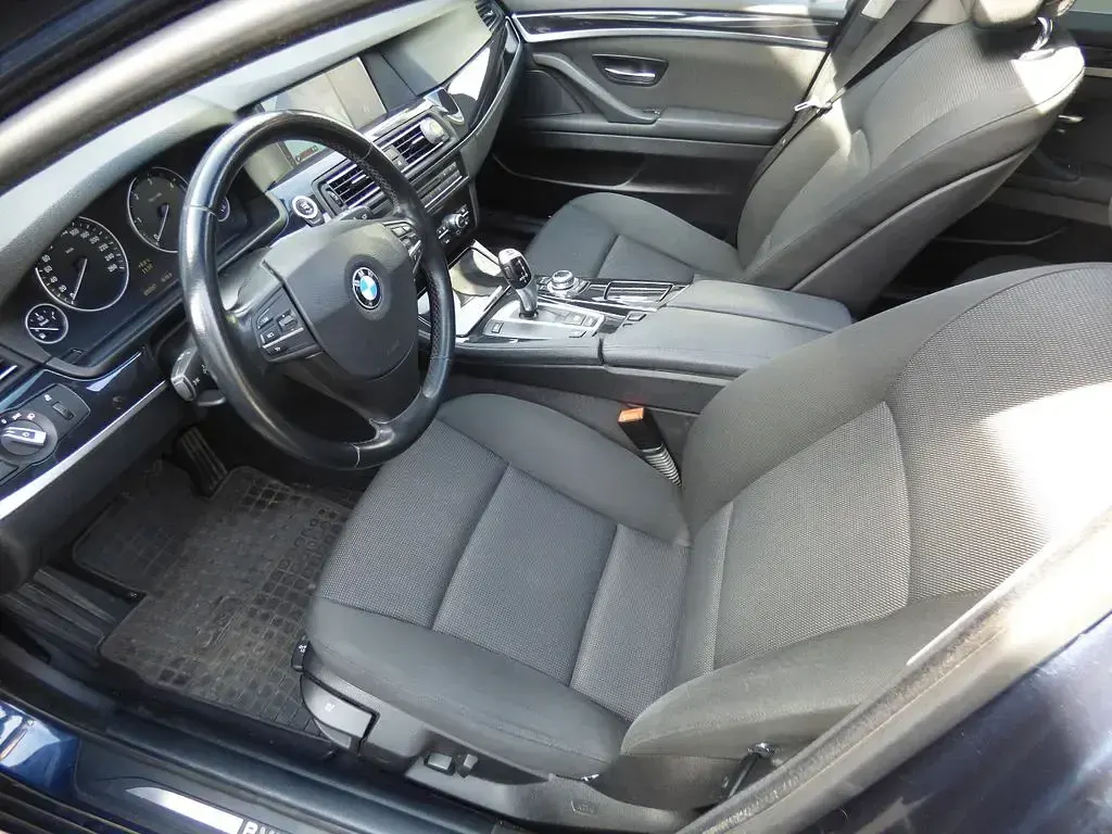 Second-hand BMW 520 184 CP (135 kW) 2010 Albastru Break