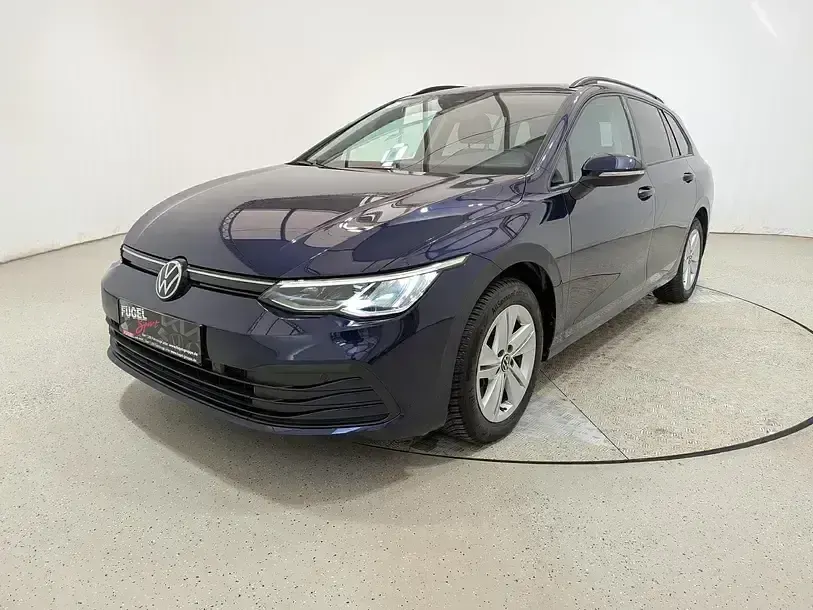 Gebraucht VW Golf VIII Life 150 PS (110 kW) 2022 Atlantik blue metallic Kombi