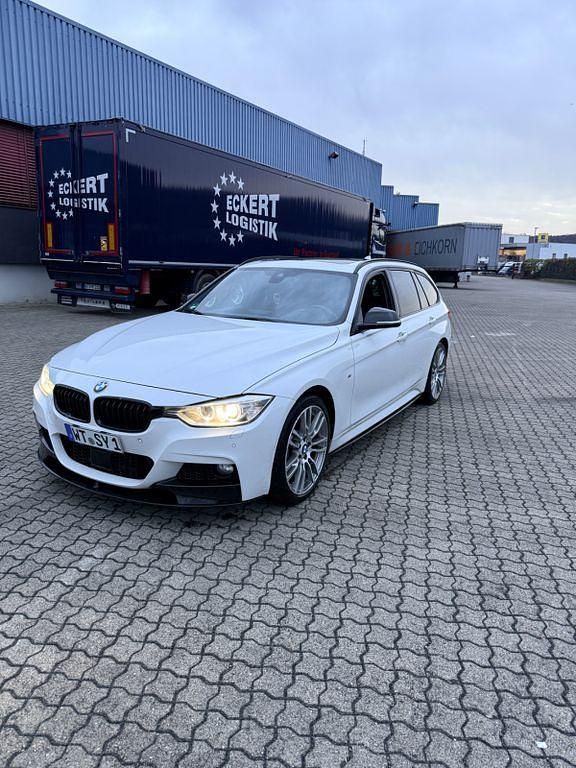 Weiß Gebraucht 2013 BMW 335 M Performance Kombi | 16.499 € (Fairer Preis) - Bild 1/4