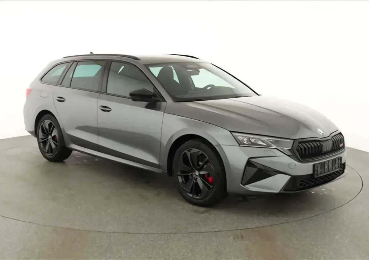 Neu Skoda Octavia RS 265 PS (194 kW) 2026 Grau Kombi