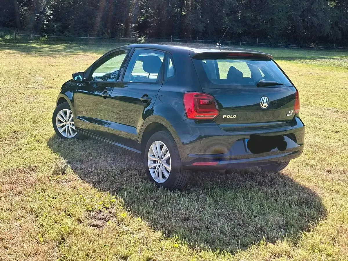 Gebraucht VW Polo 90 PS (66 kW) 2015 Schwarz Kleinwagen
