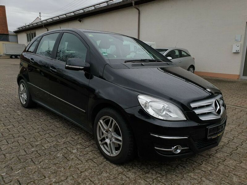 Gebraucht Mercedes B200 136 PS (100 kW) 2011 Schwarz Van / Kleinbus