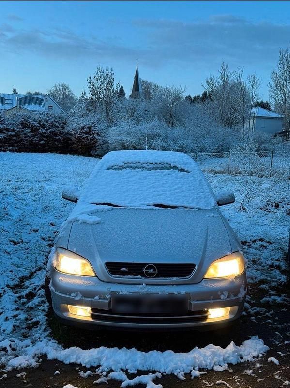 Gebraucht Opel Astra 101 PS (74 kW) 2003 Silber Coupé