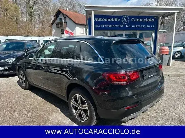 Gebraucht Mercedes GLC220 AMG 194 PS (142 kW) 2021 Schwarz Limousine