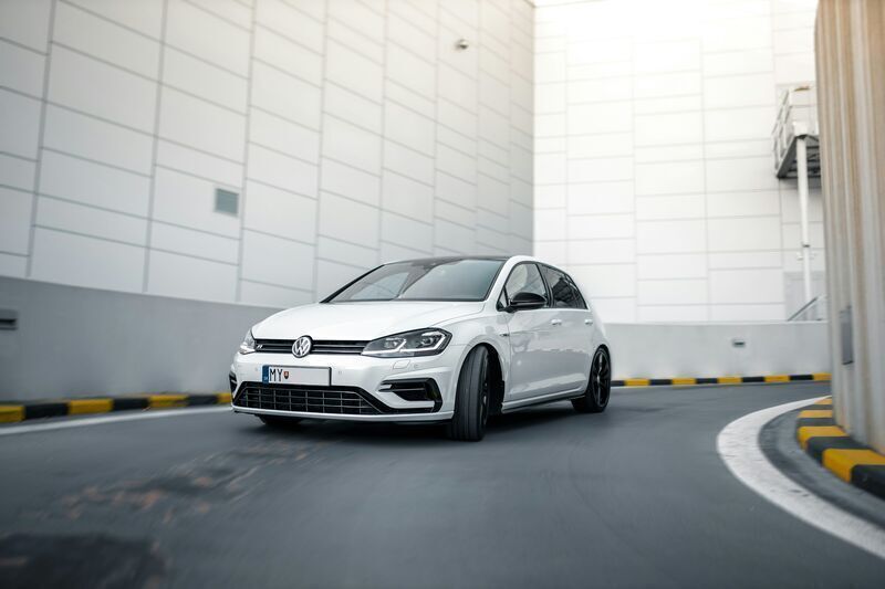 Orange Gebraucht 2015 VW Golf VII Limousine | 616.804 € - Bild 1/2