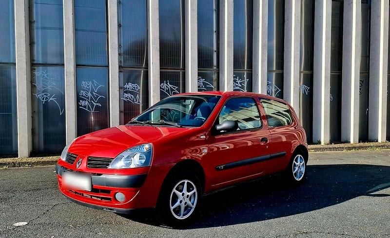 Gebraucht Renault Clio II 58 PS (42 kW) 2004 Rot Kleinwagen
