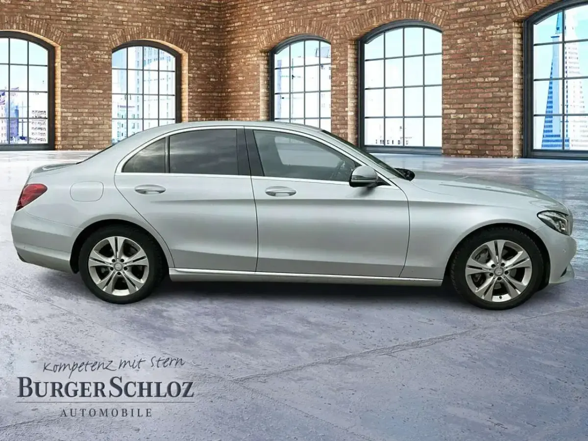 Gebraucht Mercedes C250 211 PS (155 kW) 2017 Iridiumsilber metallic Limousine