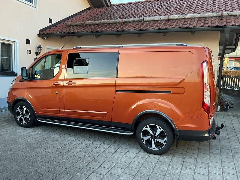 Gebraucht Ford Transit Custom 170 PS (125 kW) 2023 Orange Van / Kleinbus