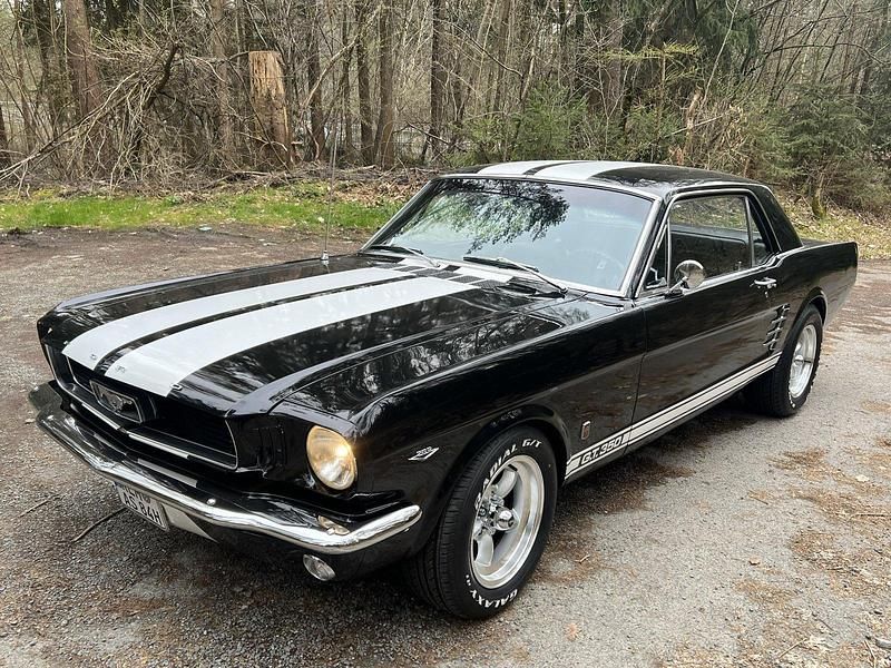 Second-hand Ford Mustang 200 CP (147 kW) 1966 Negru Coupe