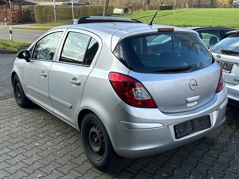 Gebraucht Opel Corsa 80 PS (58 kW) 2007 Silber Kleinwagen