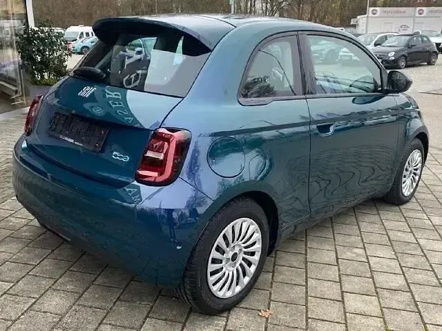 Gebraucht Fiat 500e Basis 86 kW (118 PS) 2023 Grün Limousine