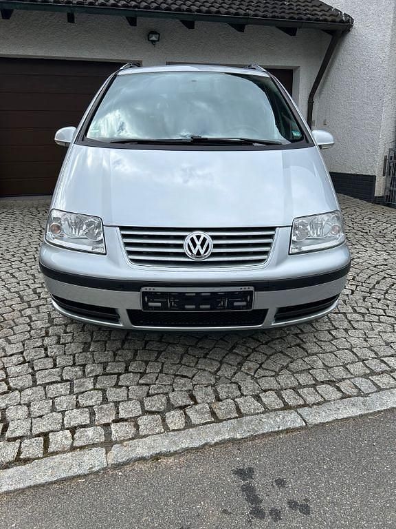 Gebraucht VW Sharan Trendline 150 PS (110 kW) 2009 Grau Van / Kleinbus