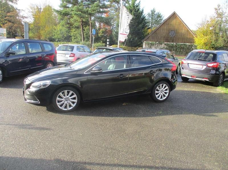 Gebraucht Volvo V40 Summum 190 PS (139 kW) 2015 Onyx black / metallic