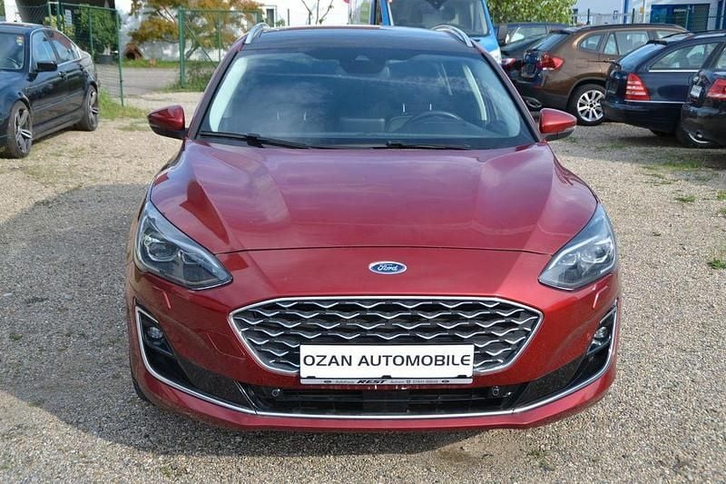 Rot Gebraucht 2019 Ford Focus Vignale Limousine | 18.900 € (Fairer Preis) - Bild 1/4