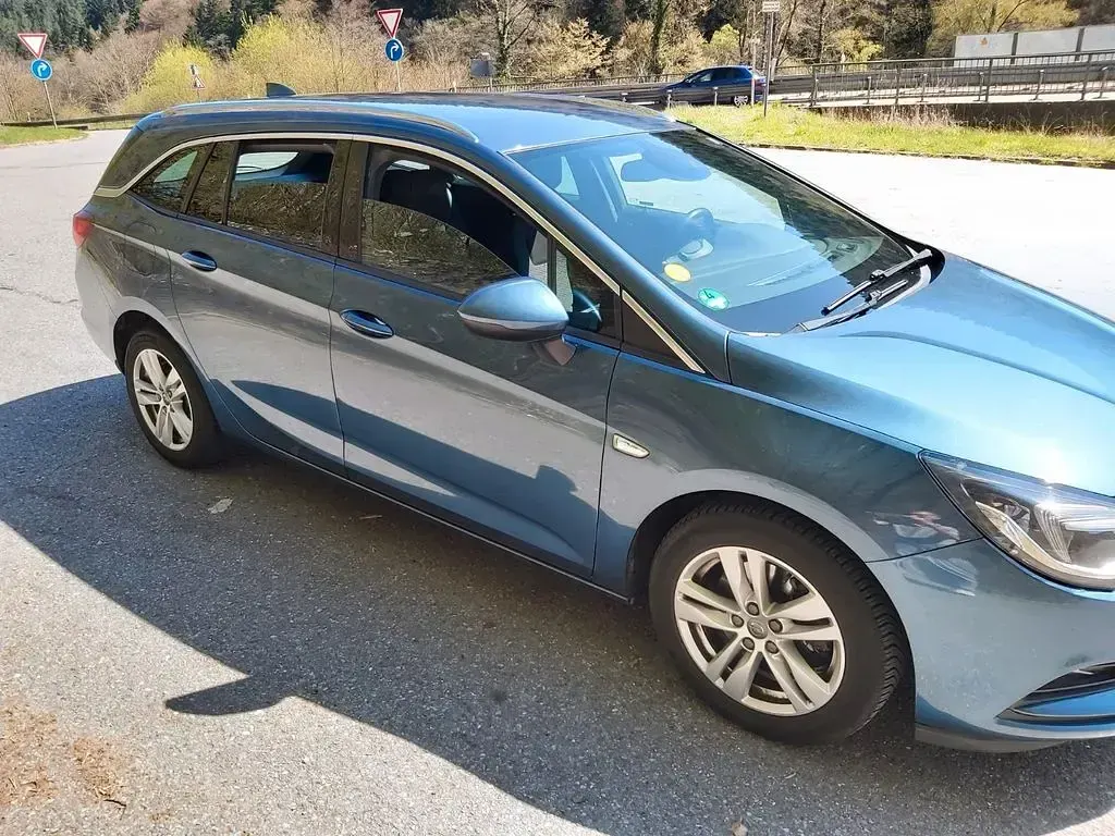 Gebraucht Opel Astra Dynamic 135 PS (99 kW) 2017 Blau Kombi