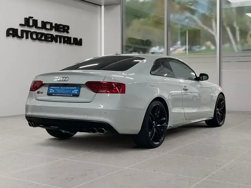 Używany Audi S5 Sport 333 KM (244 kW) 2016 Biały Coupe