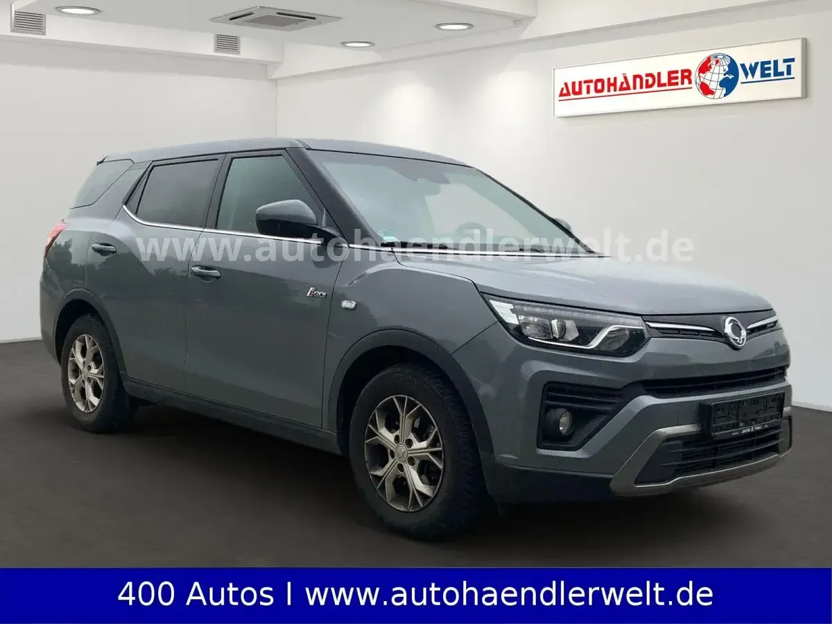 Gebraucht SsangYong Tivoli 163 PS (119 kW) 2023 Grau SUV