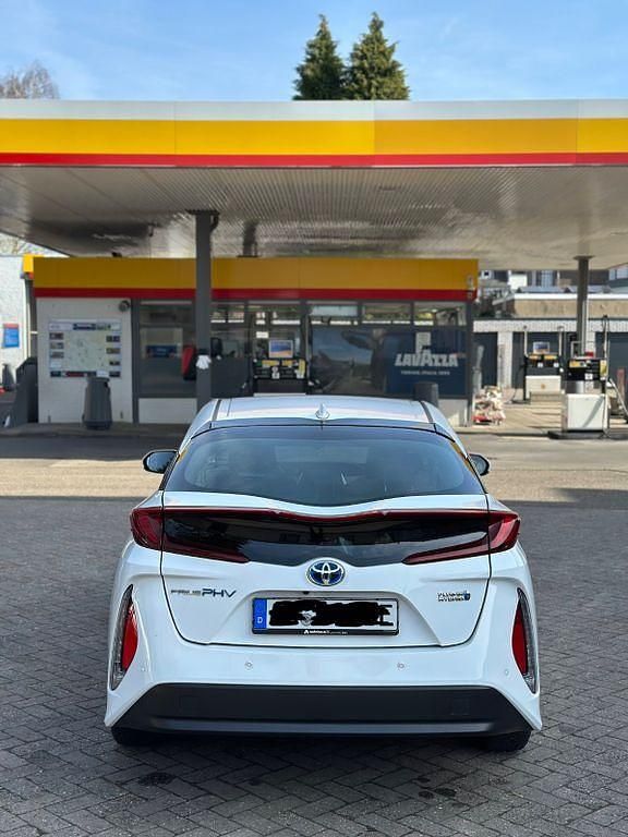 Gebraucht Toyota Prius Comfort 122 PS (89 kW) 2020 Weiß Kleinwagen