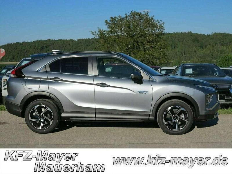 Gebraucht Mitsubishi Eclipse Cross Intro Edition 188 PS (138 kW) 2021 Platinum grau SUV