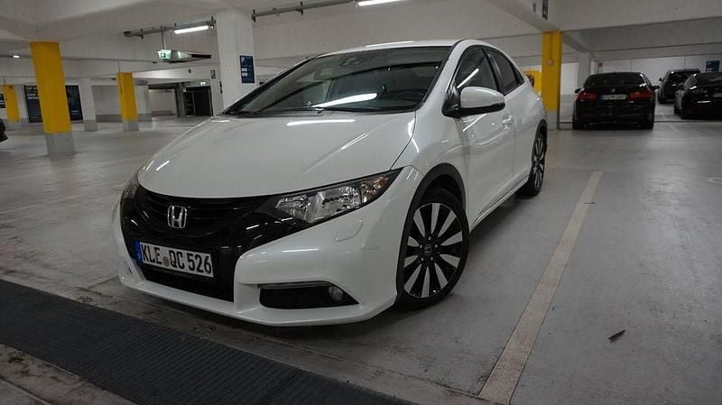 Weiß Gebraucht 2015 Honda Civic Sport Limousine | 9.500 € (Guter Preis) - Bild 1/4