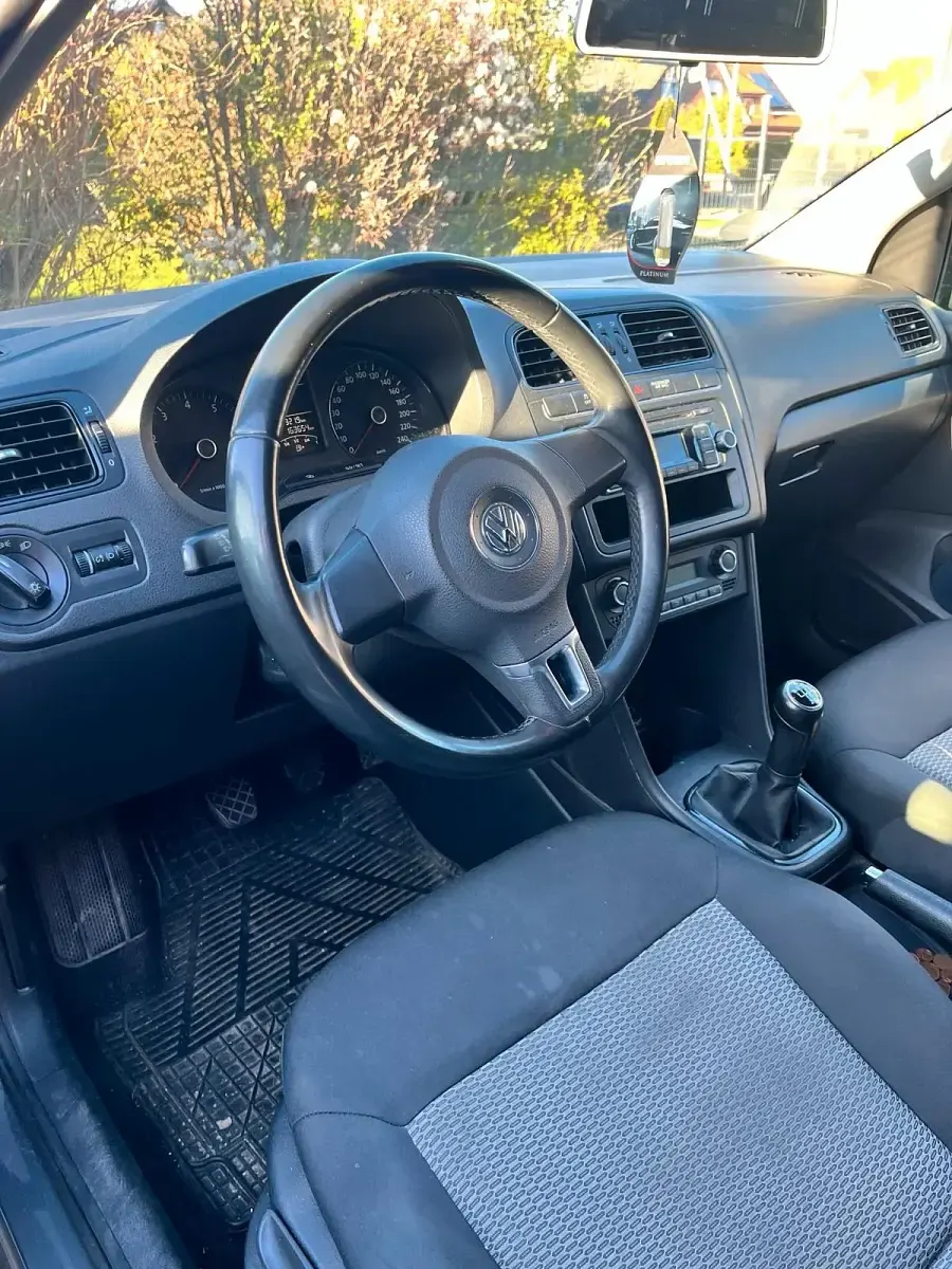 Gebraucht VW Polo 60 PS (44 kW) 2010 Grau Kleinwagen