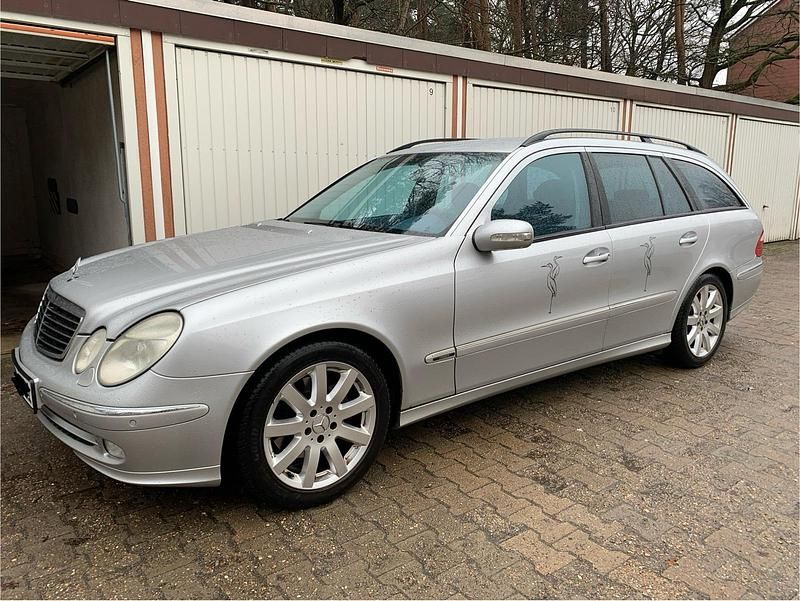Gebraucht Mercedes E320 Avantgarde 224 PS (164 kW) 2003 Silber Kombi