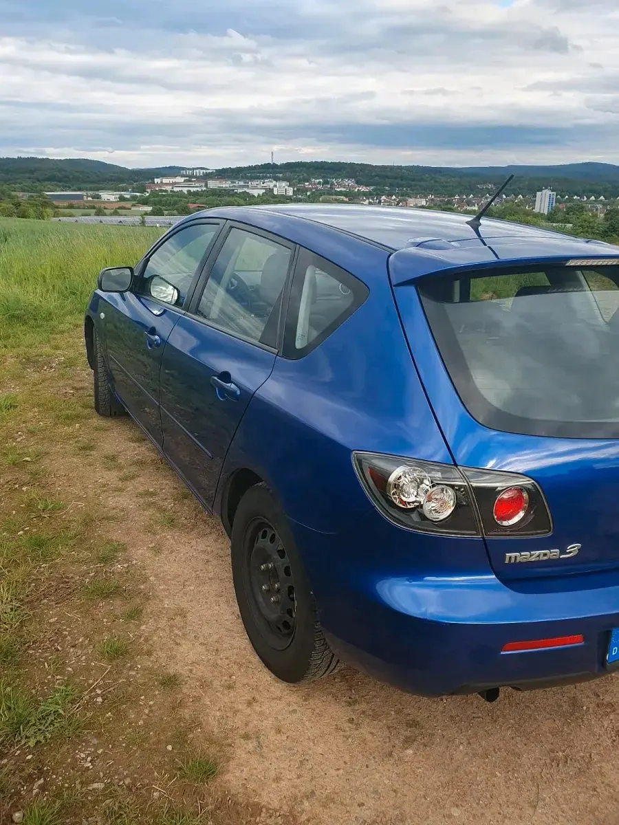 Używany Mazda 3 107 KM (78 kW) 2008 Niebieski Hatchback