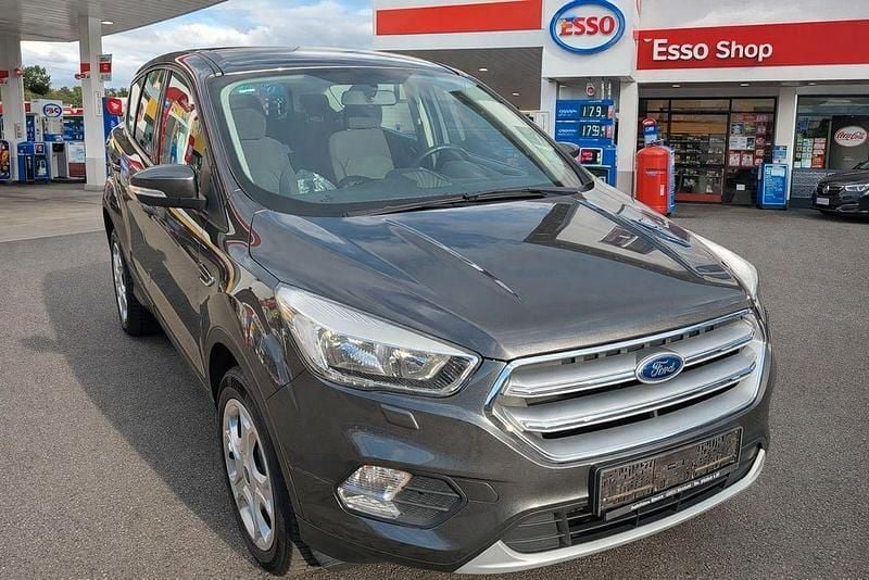 Gebraucht Ford Kuga Trend 120 PS (88 kW) 2017 Grau SUV
