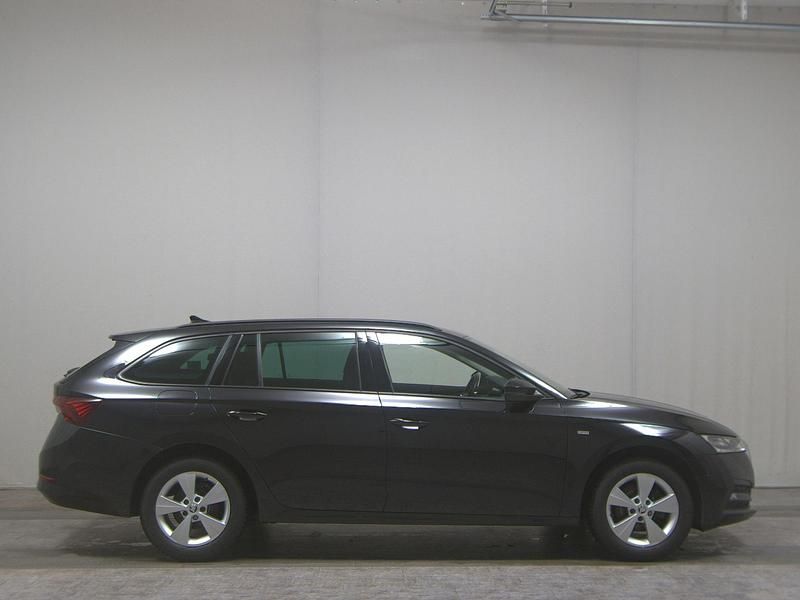 Gebraucht Skoda Octavia Ambition 116 PS (85 kW) 2023 Schwarz Kombi