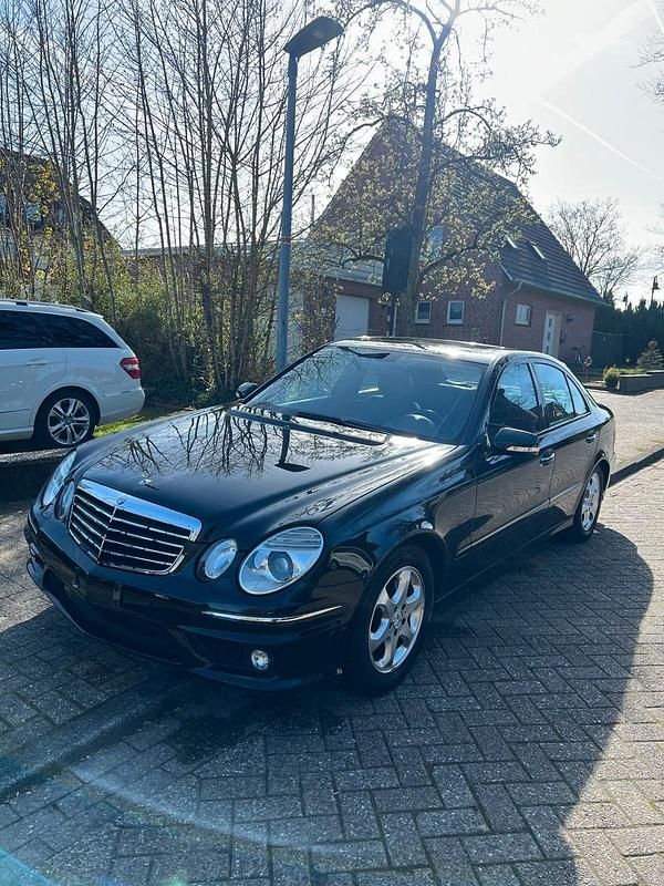 Gebraucht Mercedes E280 231 PS (169 kW) 2007 Schwarz Limousine