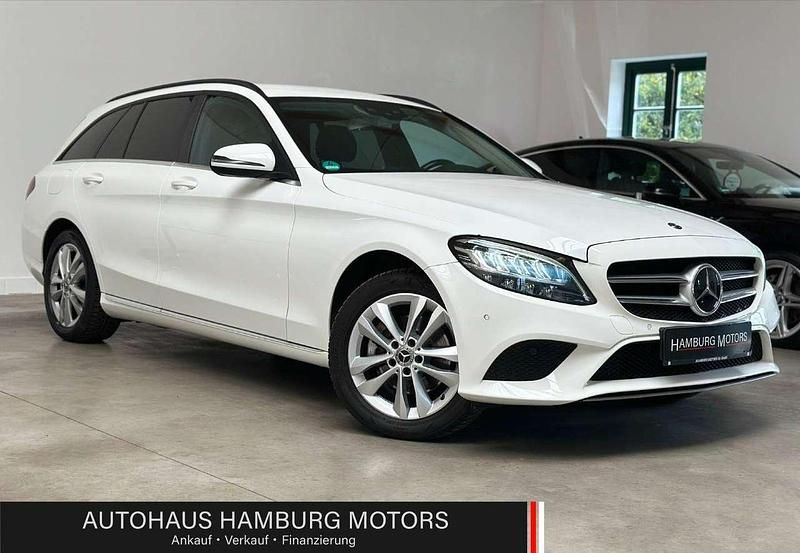 Weiß Gebraucht 2020 Mercedes C220 Kombi | 18.690 € (Superpreis) - Bild 1/4