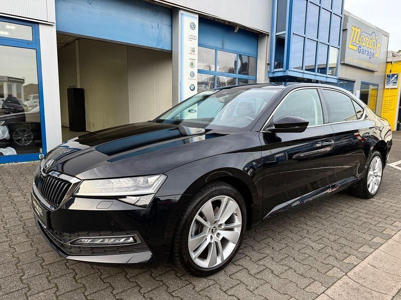 Schwarz Gebraucht 2020 Skoda Superb Ambiente Limousine | 21.990 € (Etwas zu teuer) - Bild 1/4